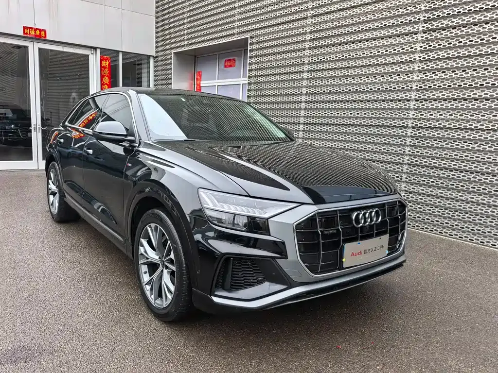 Audi Q8 — фото 7