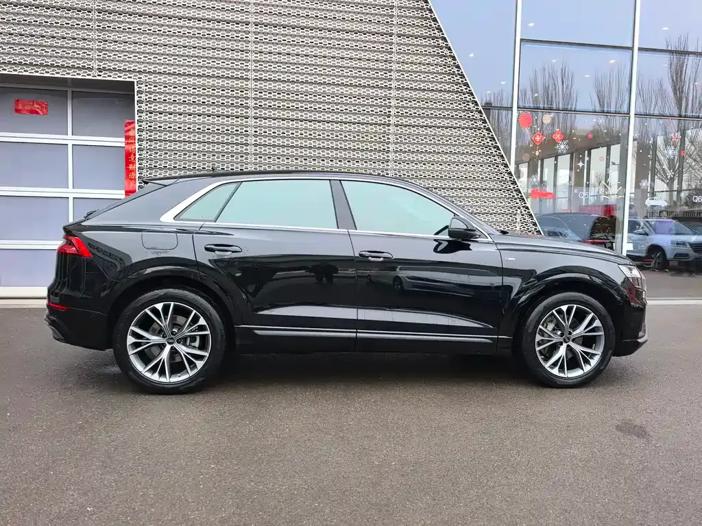 Audi Q8 — фото 4