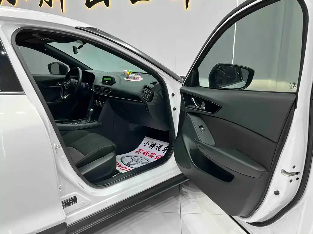 Mazda CX-4 2023 из CN, фото 10