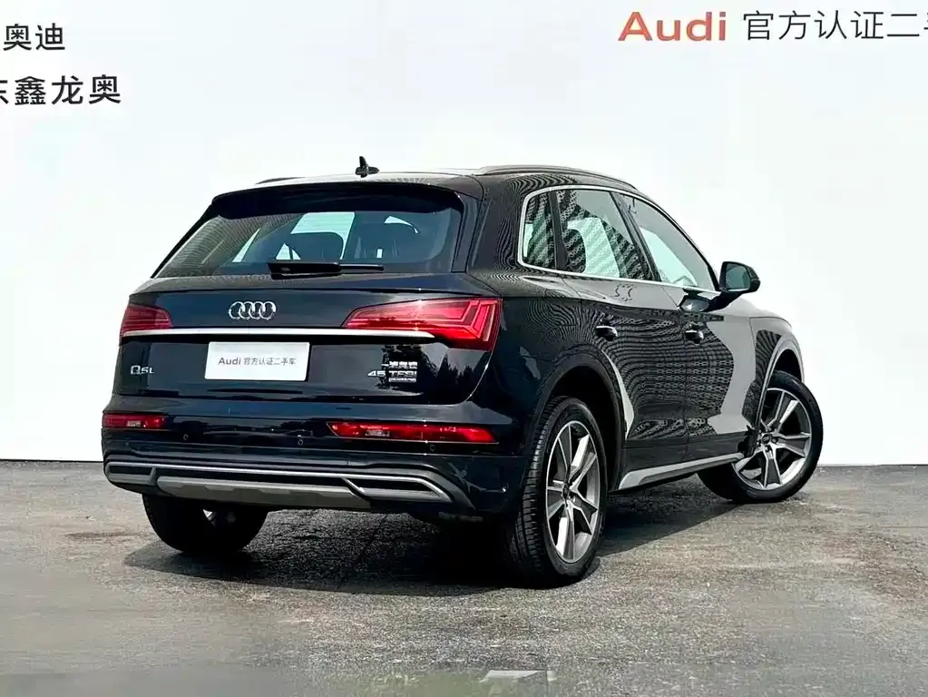 Audi Q5L — фото 7