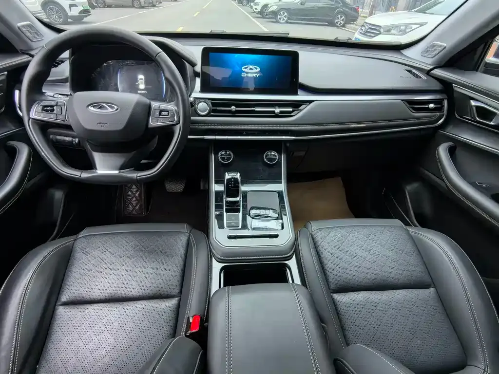 Chery Tiggo 8 — фото 10