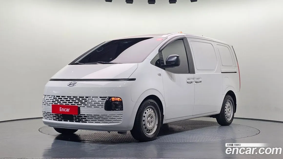 Hyundai Staria — фото 1
