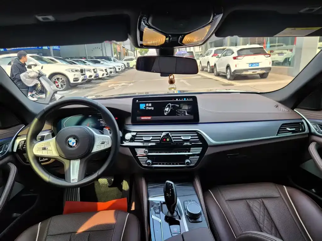 BMW 5 Series 2023 из CN, фото 9