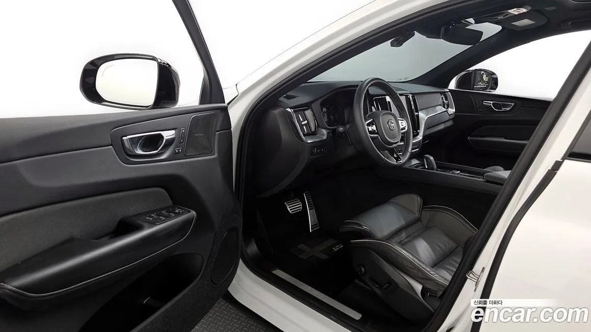 Volvo XC60 2021 из KR, фото 3