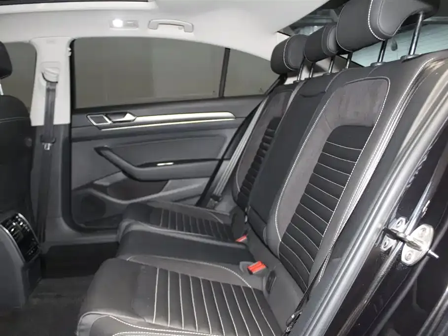 Volkswagen Magotan 2022 из CN, фото 8