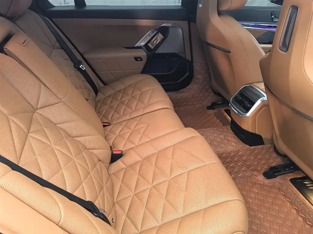 BMW 7 Series 2023 из CN, фото 6