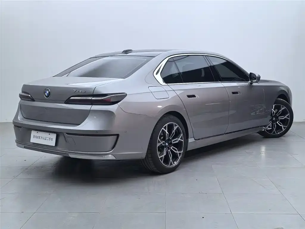BMW 7 Series 2023 из CN, фото 7