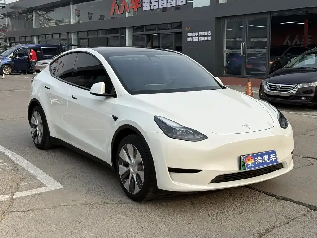 Tesla Model Y 2023 из CN, фото 8