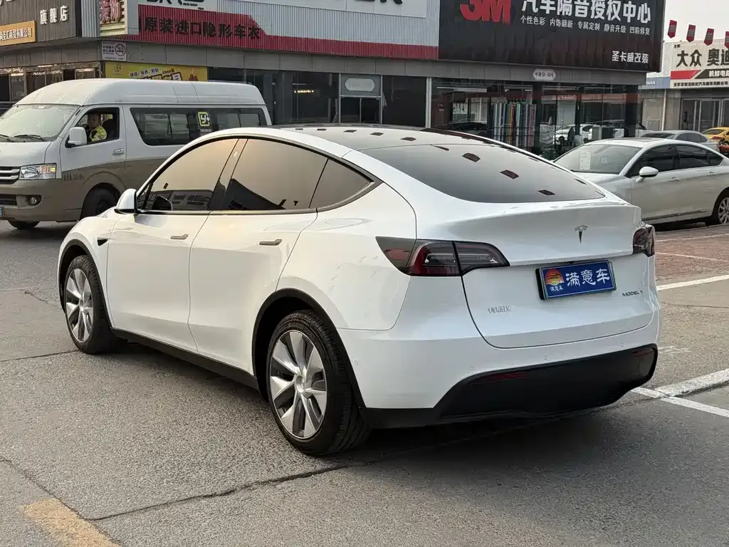 Tesla Model Y 2023 из CN, фото 7