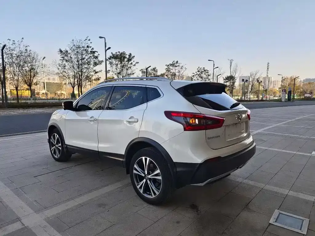 Nissan Qashqai — фото 9