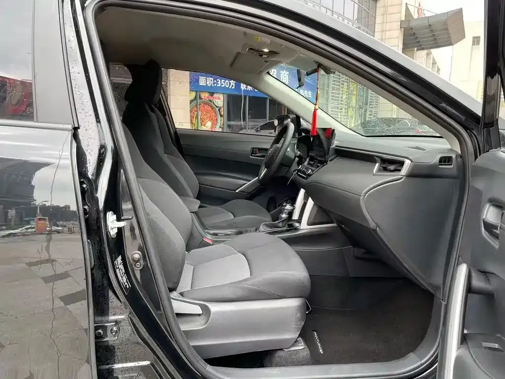 Toyota Frontlander 2024 из CN, фото 10