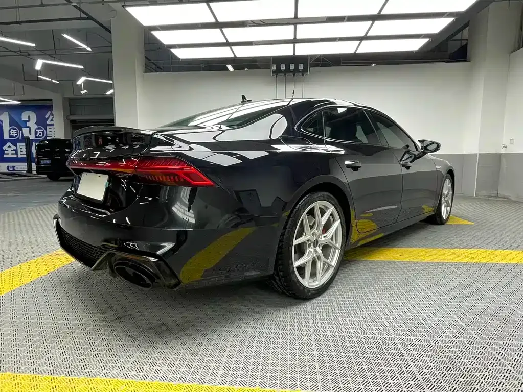 Audi A7L 2023 из CN, фото 8