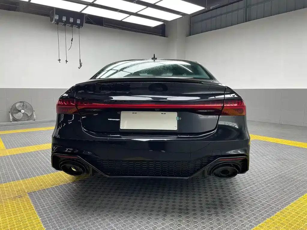 Audi A7L 2023 из CN, фото 7