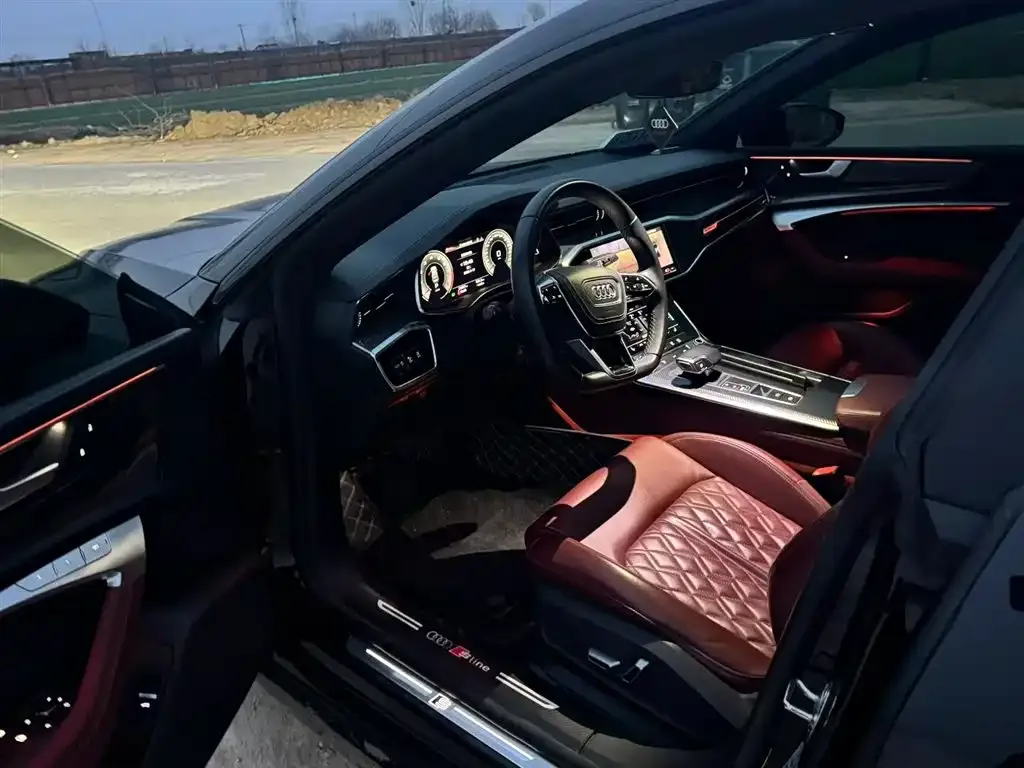 Audi A7L 2024 из CN, фото 9