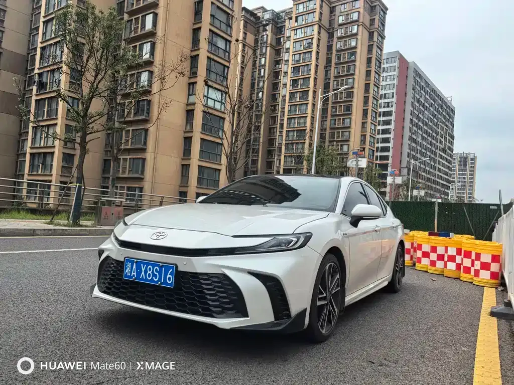 Toyota Camry 2024 из CN, фото 1