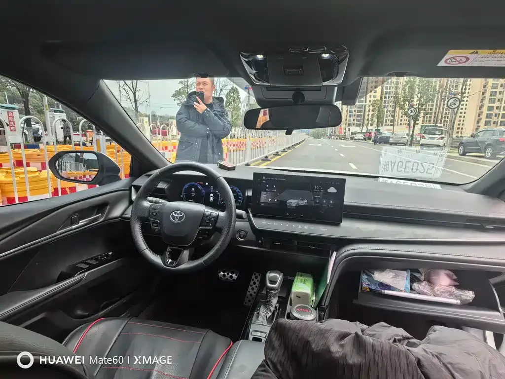 Toyota Camry 2024 из CN, фото 6