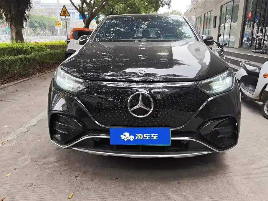 Mercedes-Benz EQE SUV — фото 3