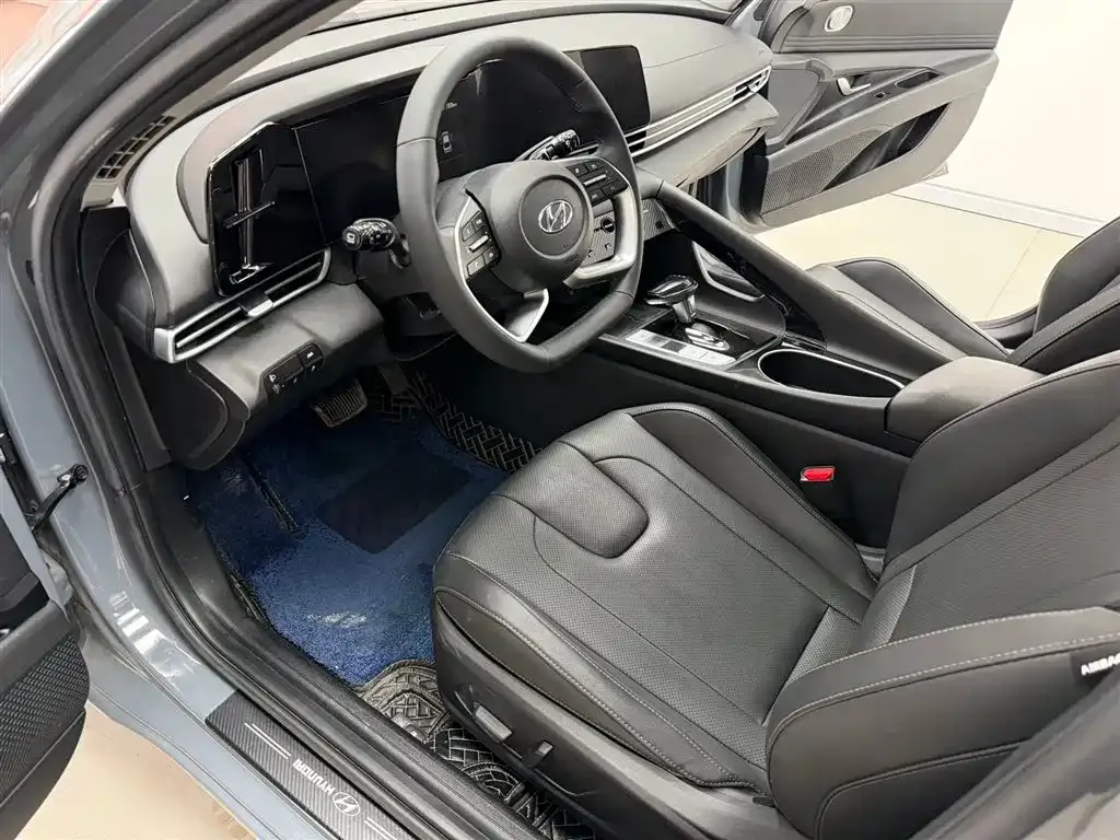 Hyundai Elantra 2022 из CN, фото 3