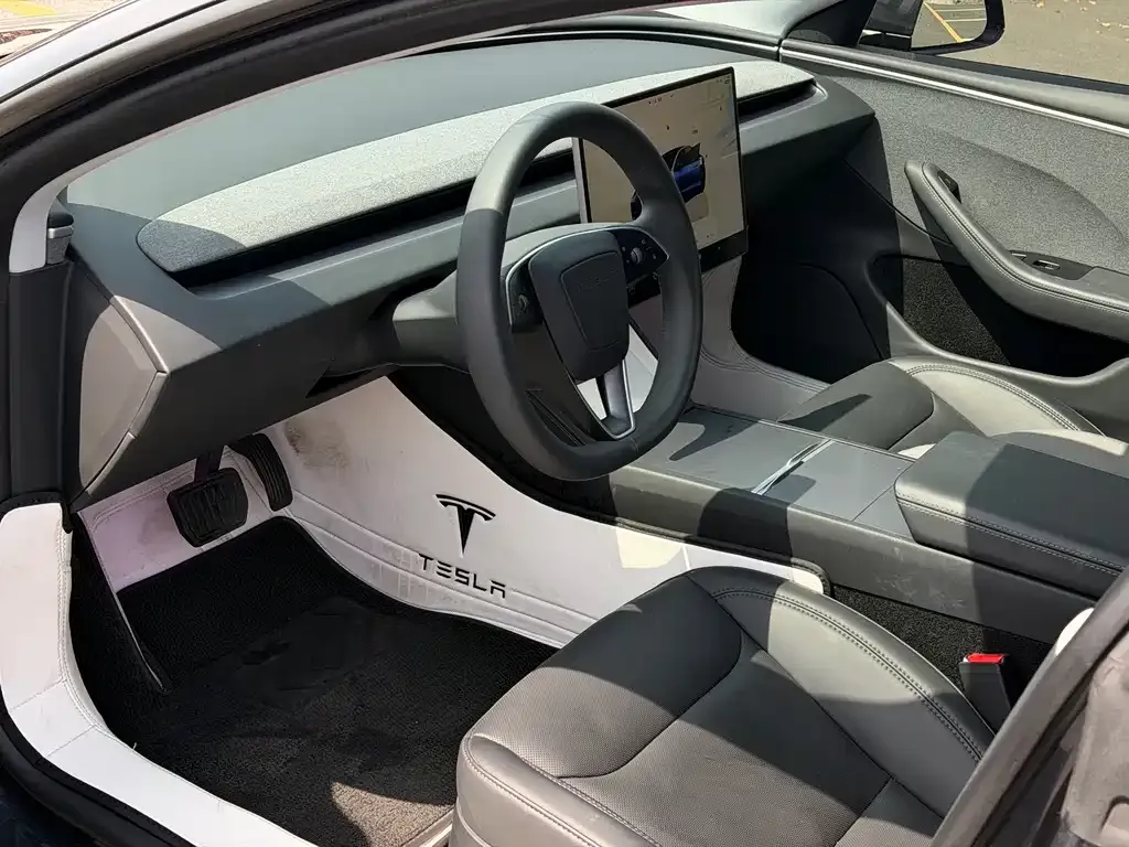 Tesla Model 3 — фото 4