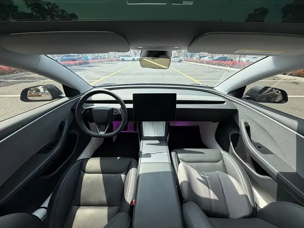 Tesla Model 3 — фото 3