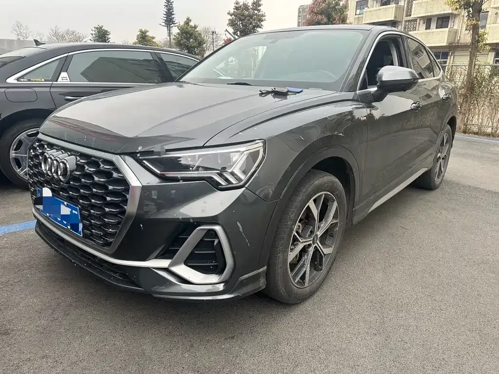 Audi Q3 Sportback — фото 1
