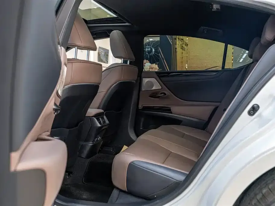 Lexus ES 2024 из CN, фото 6