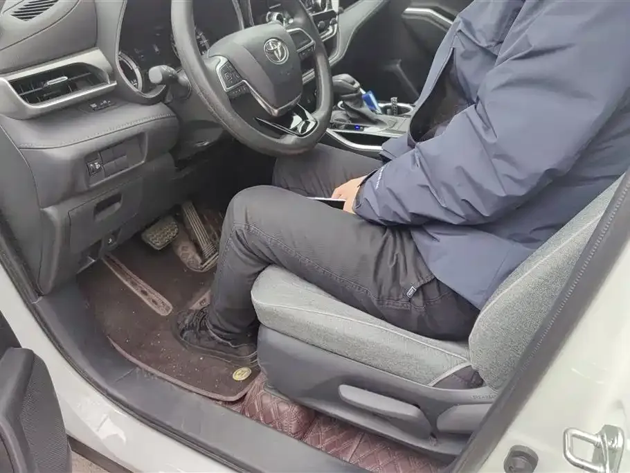 Toyota Highlander 2024 из CN, фото 8