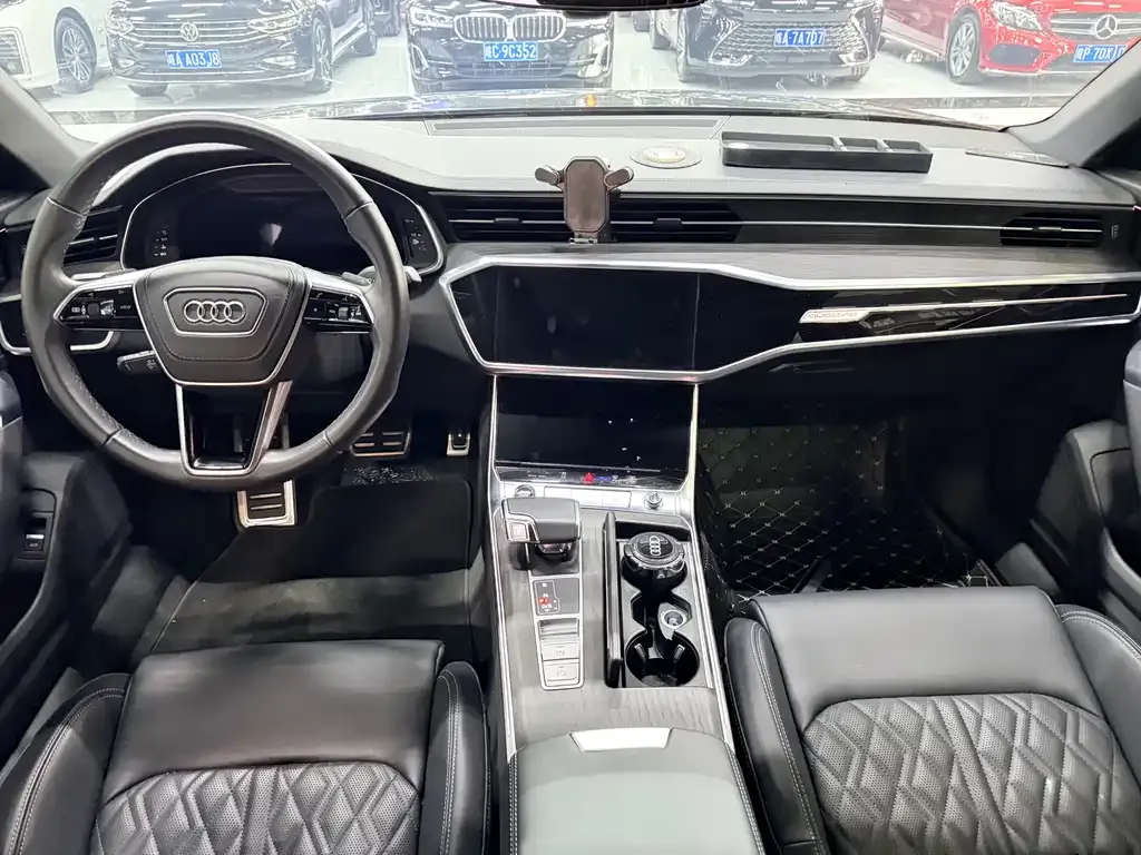 Audi A6L — фото 2