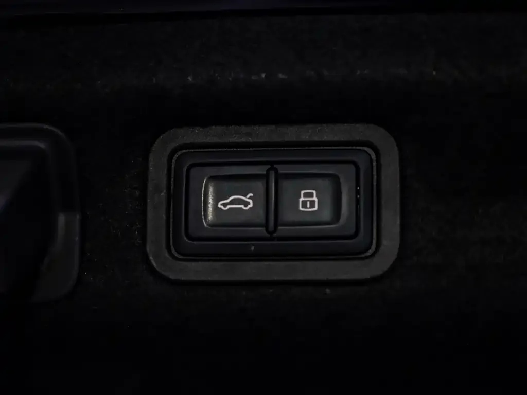 Audi A7L 2024 из CN, фото 3