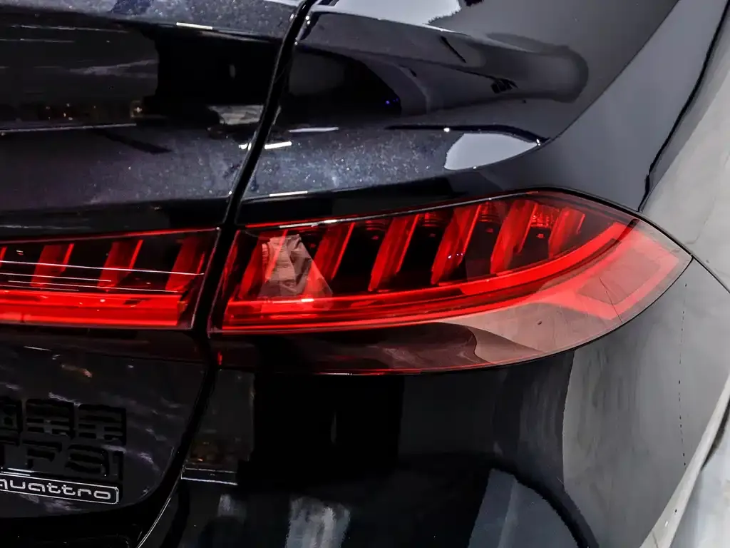 Audi A7L 2024 из CN, фото 8