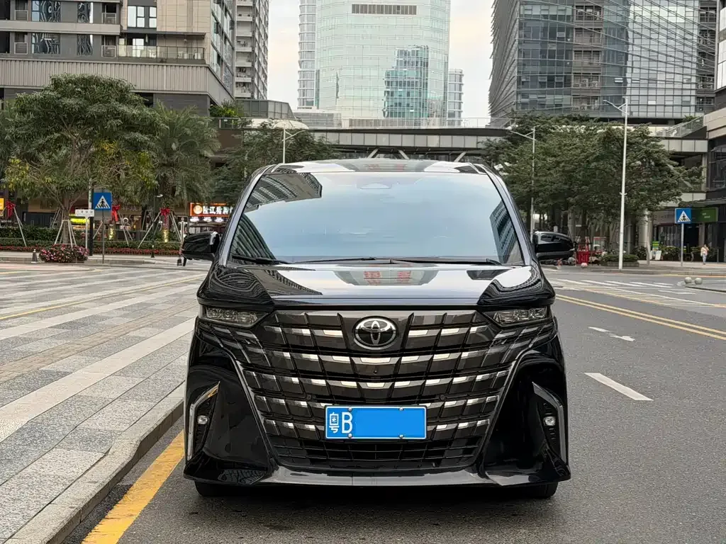 Toyota Alphard 2024 из CN, фото 1