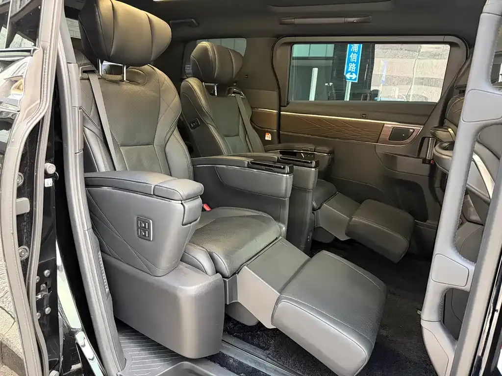 Toyota Alphard 2024 из CN, фото 8