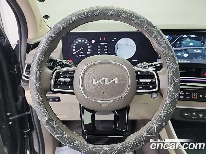 Kia Carnival — фото 10