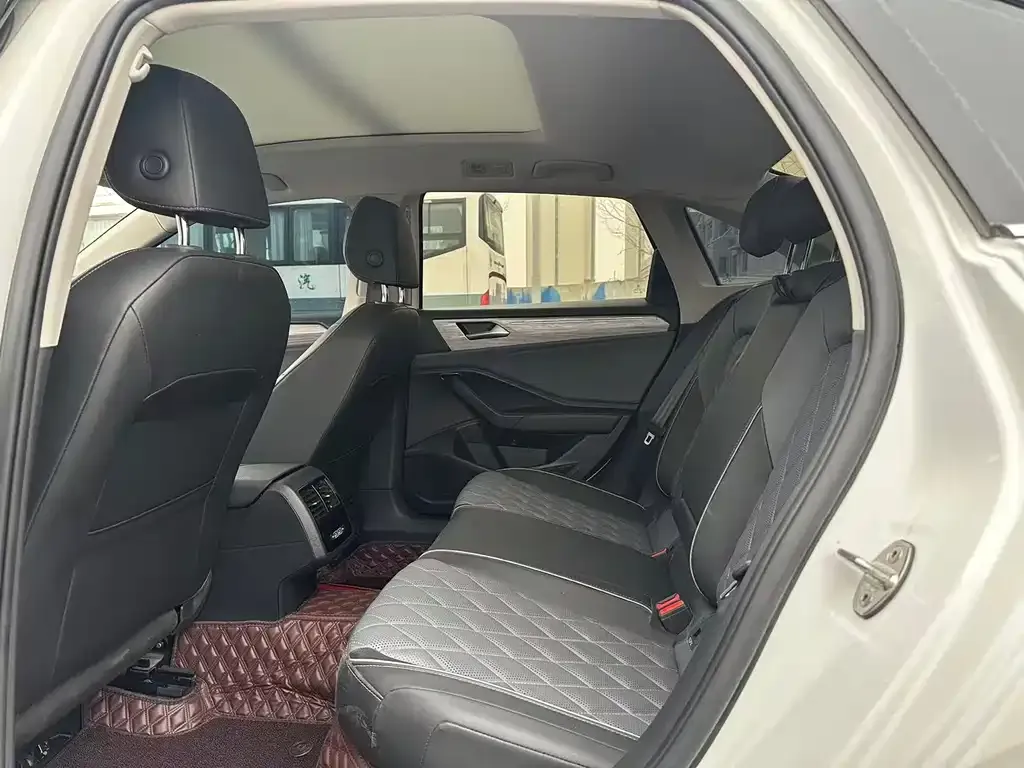 Volkswagen Sagitar 2023 из CN, фото 2