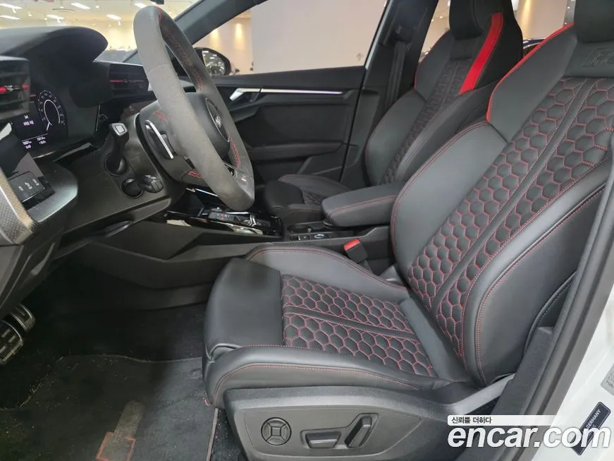 Audi RS3 2024 из KR, фото 5