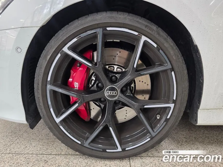 Audi RS3 2024 из KR, фото 8