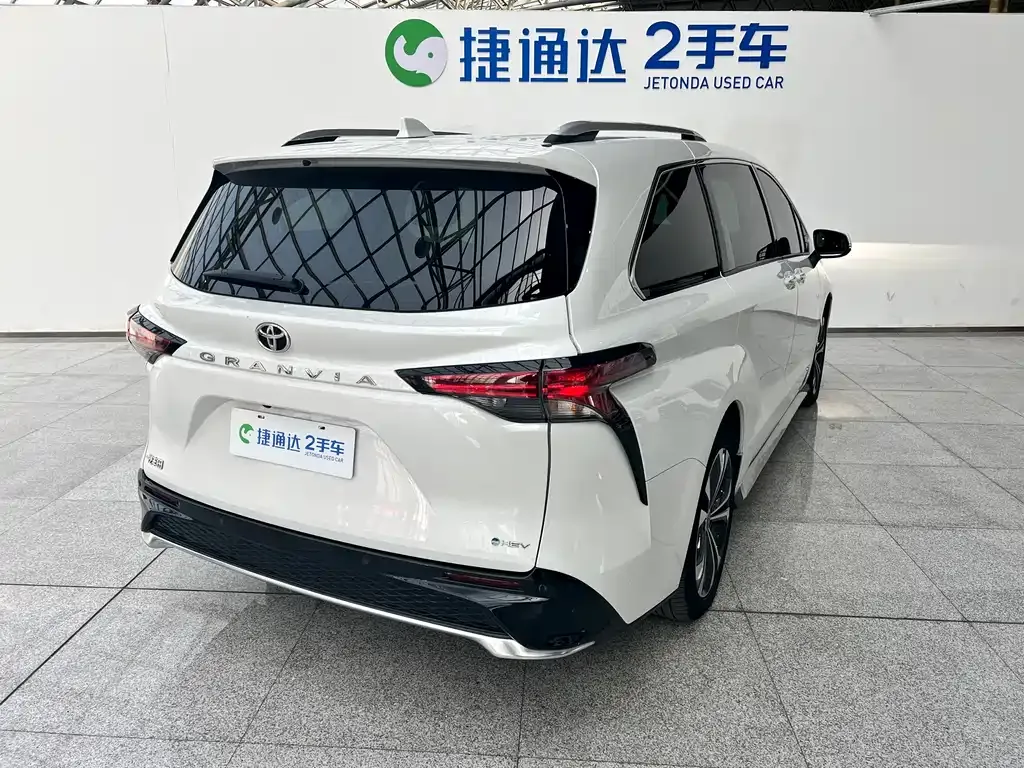 Toyota Granvia 2024 из CN, фото 7