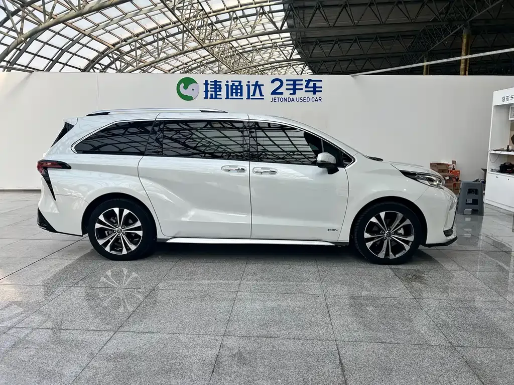 Toyota Granvia 2024 из CN, фото 9