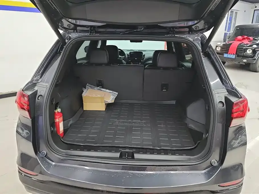 Chevrolet Equinox 2023 из CN, фото 3