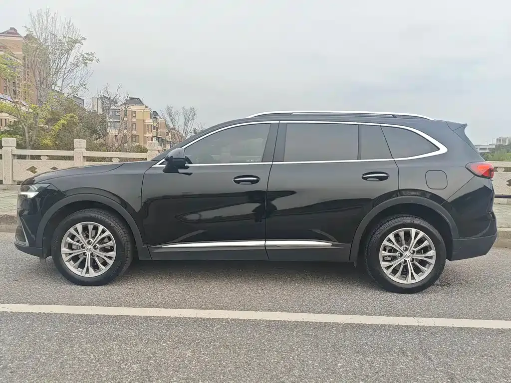 Buick Envision Plus — фото 9