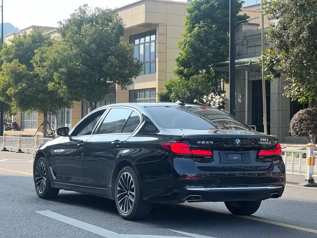 BMW 5 Series — фото 2
