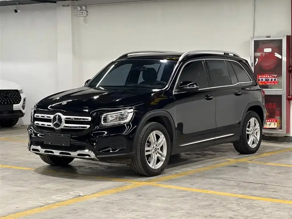 Mercedes-Benz GLB — фото 1