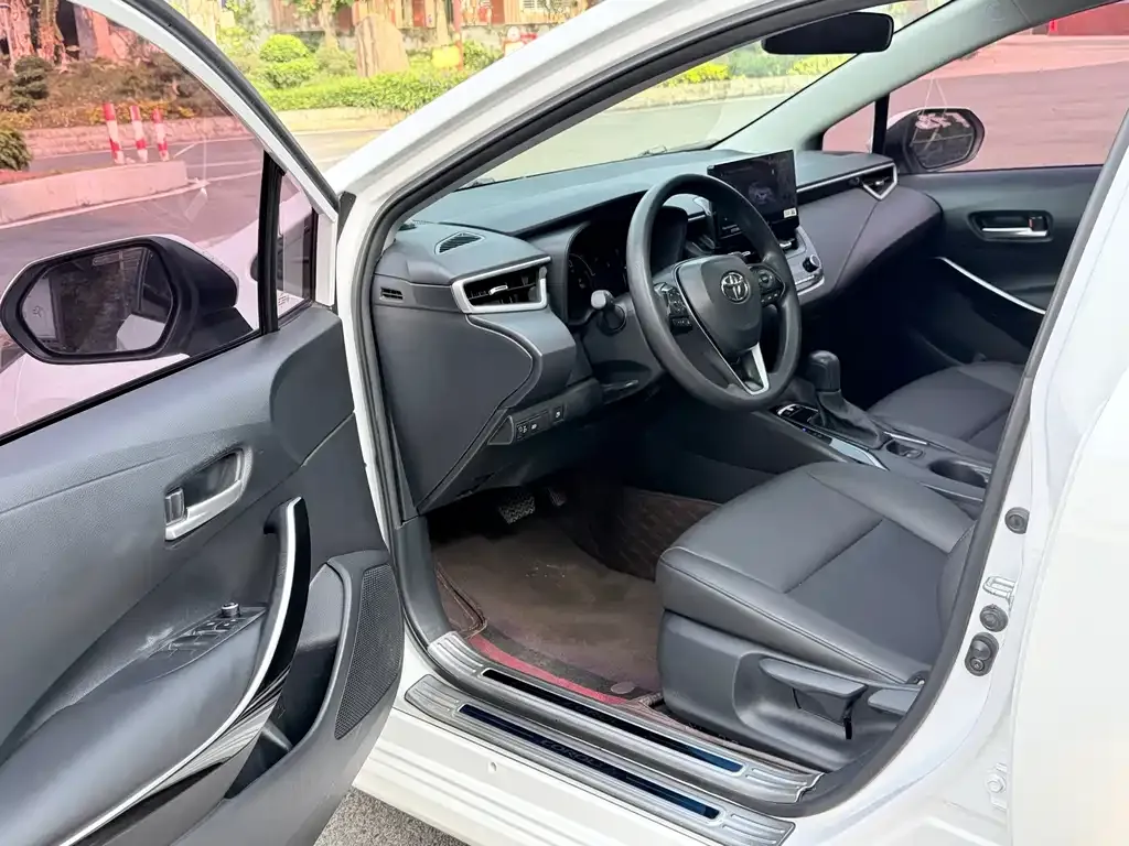 Toyota Corolla 2023 из CN, фото 7