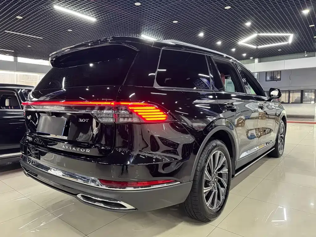 Lincoln Aviator — фото 8