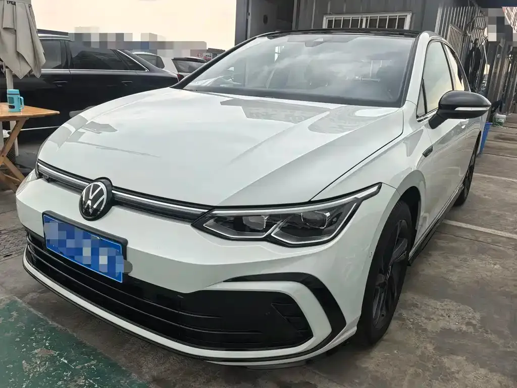 Volkswagen Golf 2024 из CN, фото 1