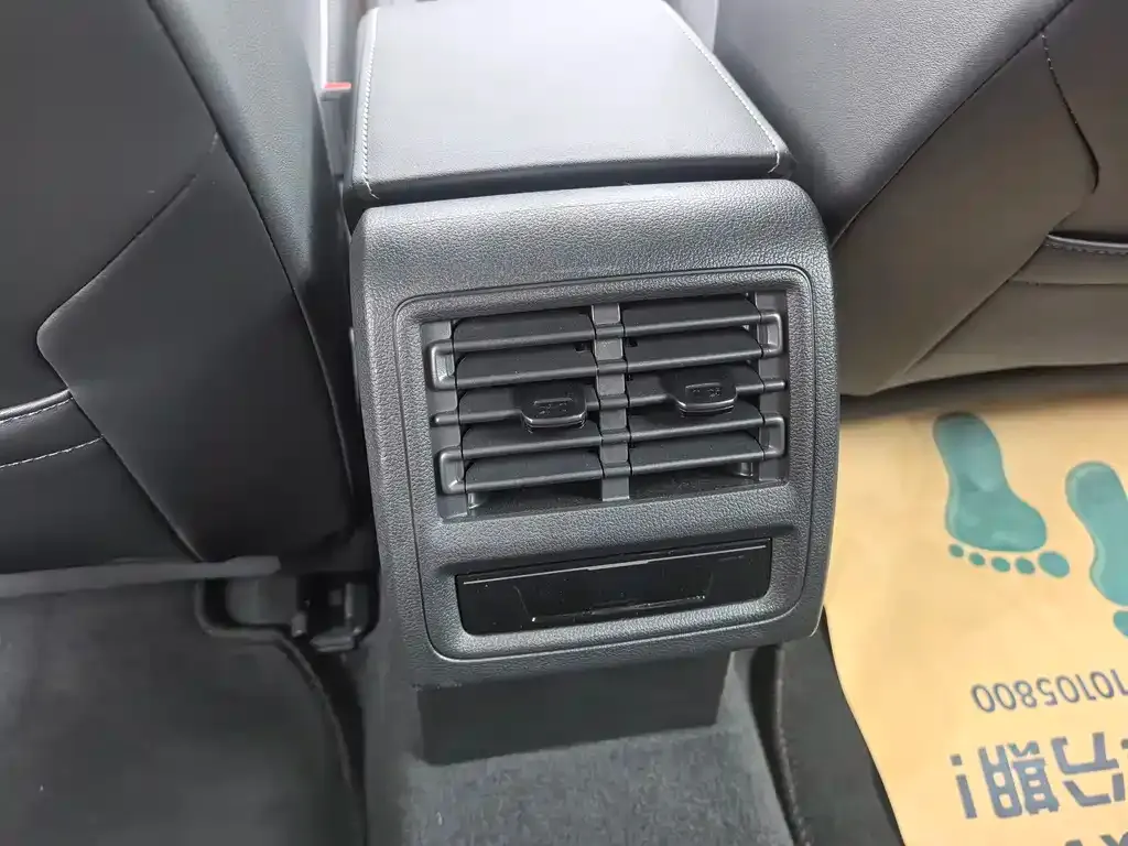 Volkswagen Golf 2024 из CN, фото 7