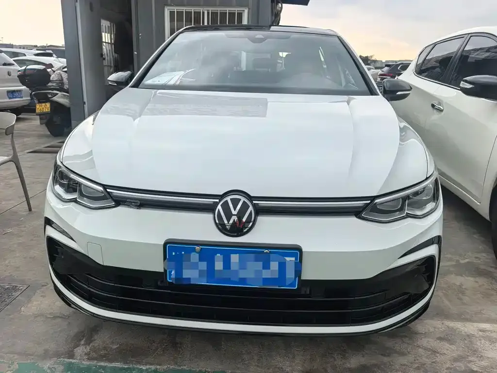 Volkswagen Golf 2024 из CN, фото 5