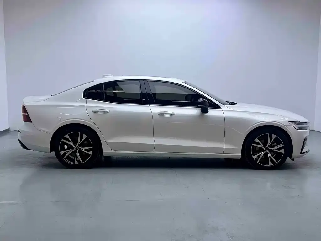 Volvo S60 — фото 3