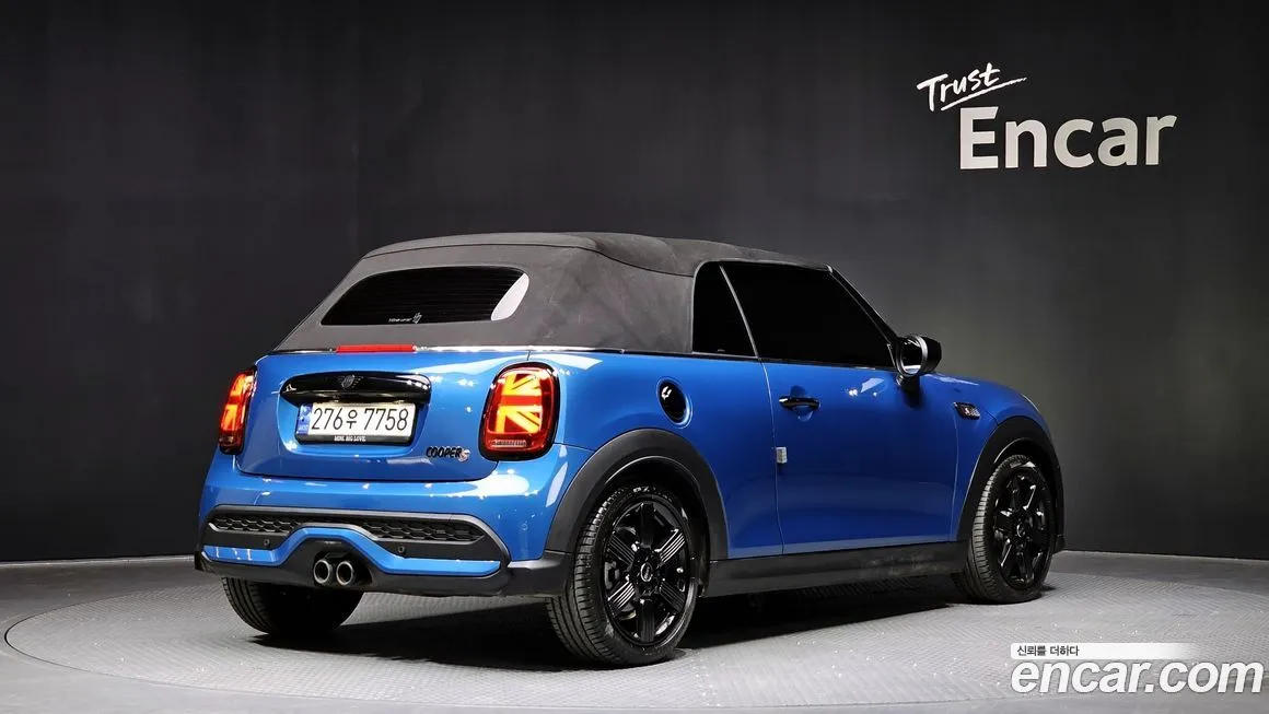 Mini Cooper Convertible 2023 из KR, фото 9
