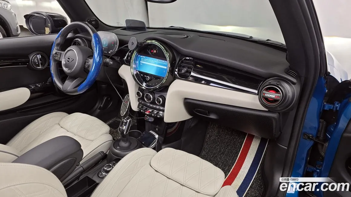 Mini Cooper Convertible 2023 из KR, фото 10